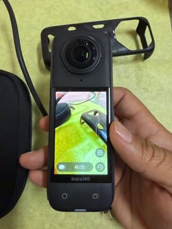 Insta 360 X4 camera  8K 360 video new