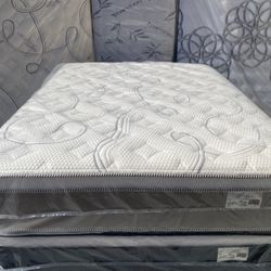 😴Mattress pillow top🥱 💎All sizes 💎12” inches tall 🔵Queen $199 🟣Full $180 🟠Twin $150 🟡King $330 🔴Cal king $330 🔘 Delivery available🚛