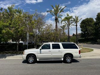 Cadillac Escalade ESV Full-Size SUV