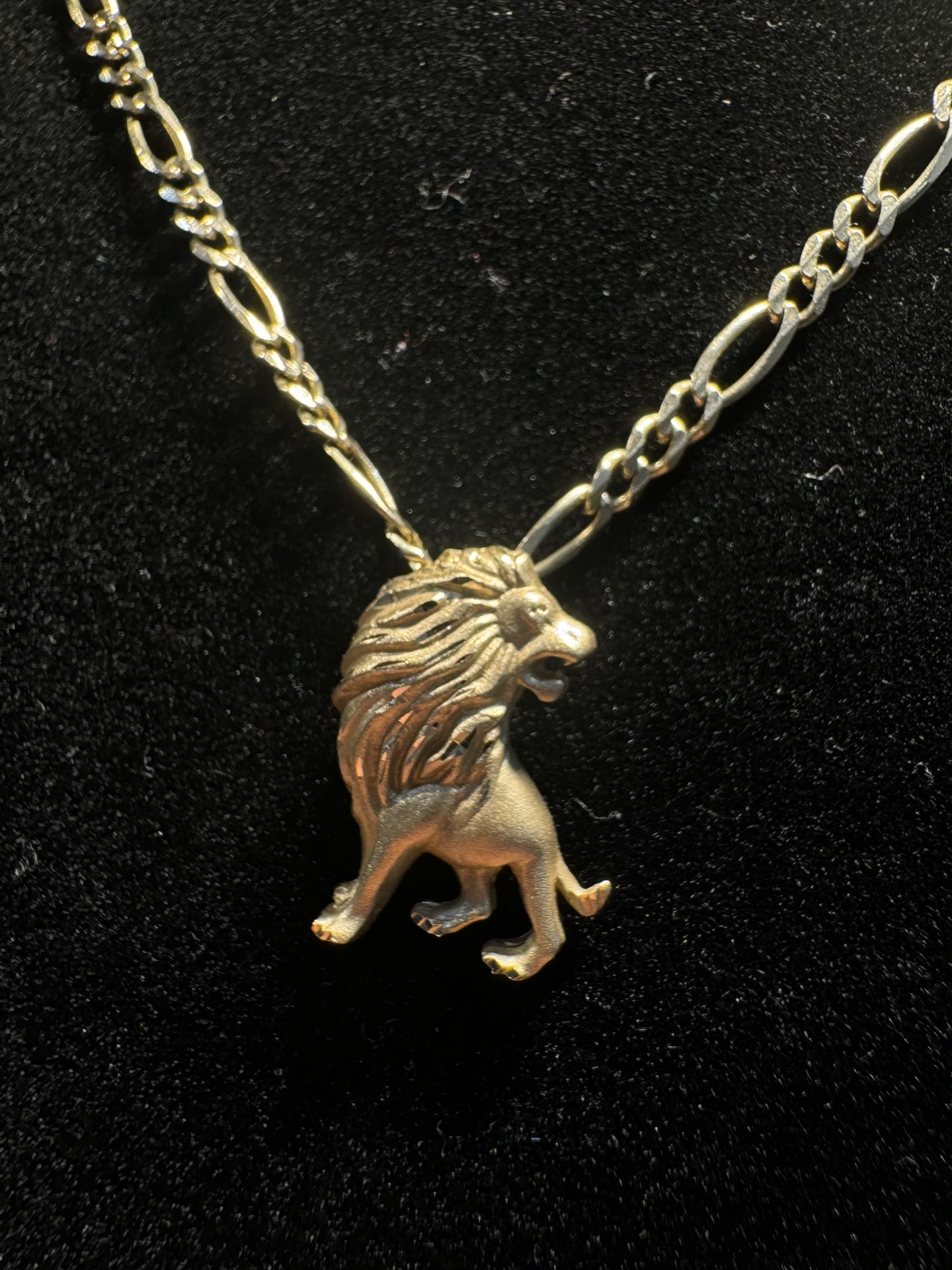 14k Lion Pendant