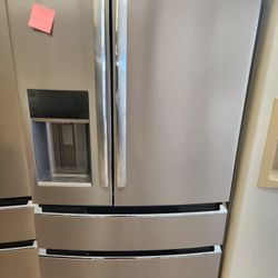 Frigidaire Refrigerator 