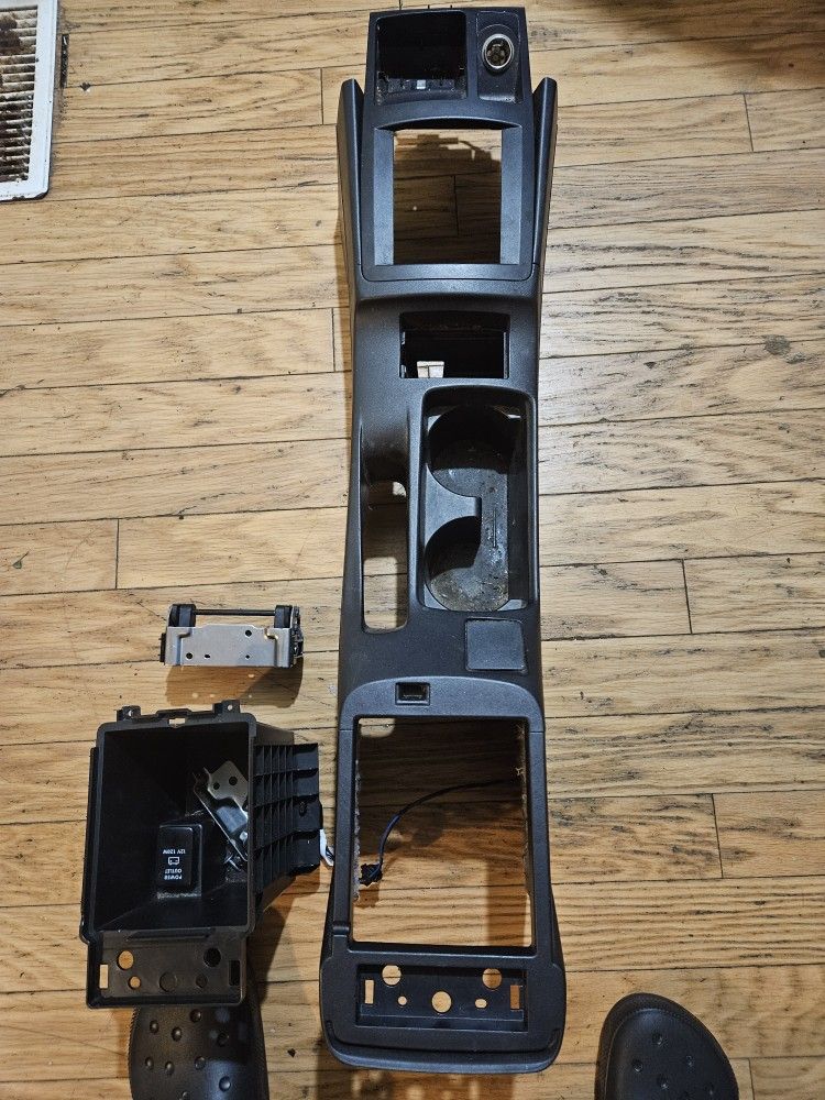 2010 Mitibishi Lancer Center Console $50