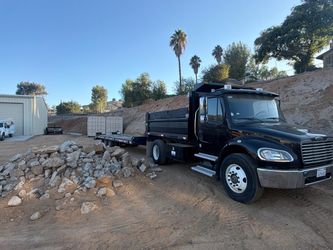 Dump truck