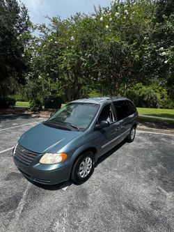 2005 Chrysler town and country