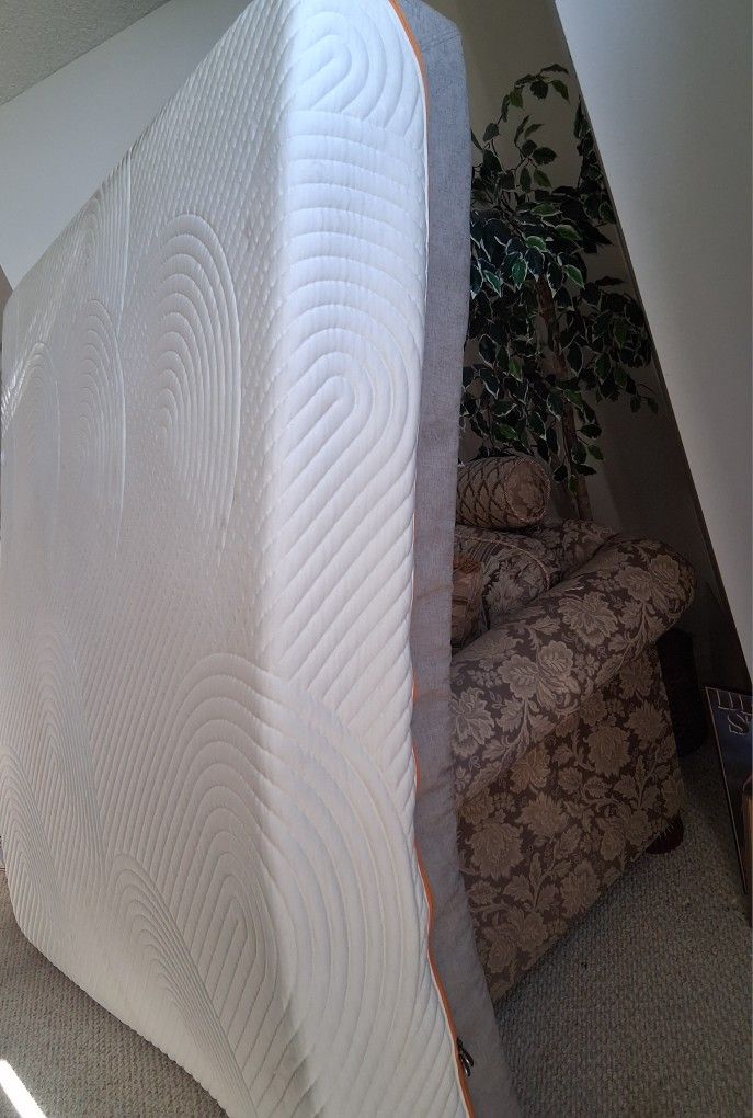 King Tempur-Pedic Bed