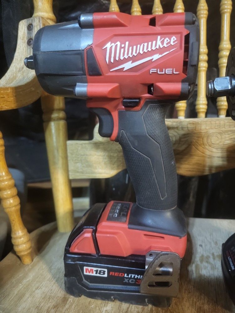 NEED GONE TODAY M18 FUEL Mid Torque 3/8 Impact Wrench (model 2962 20) Friction Ring WITH BATTERY