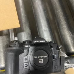 OM SYSTEM Olympus OM-1 Mark II Micro Four Thirds System Camera 20MP BSI Stacked Sensor Weather Sealed Design
