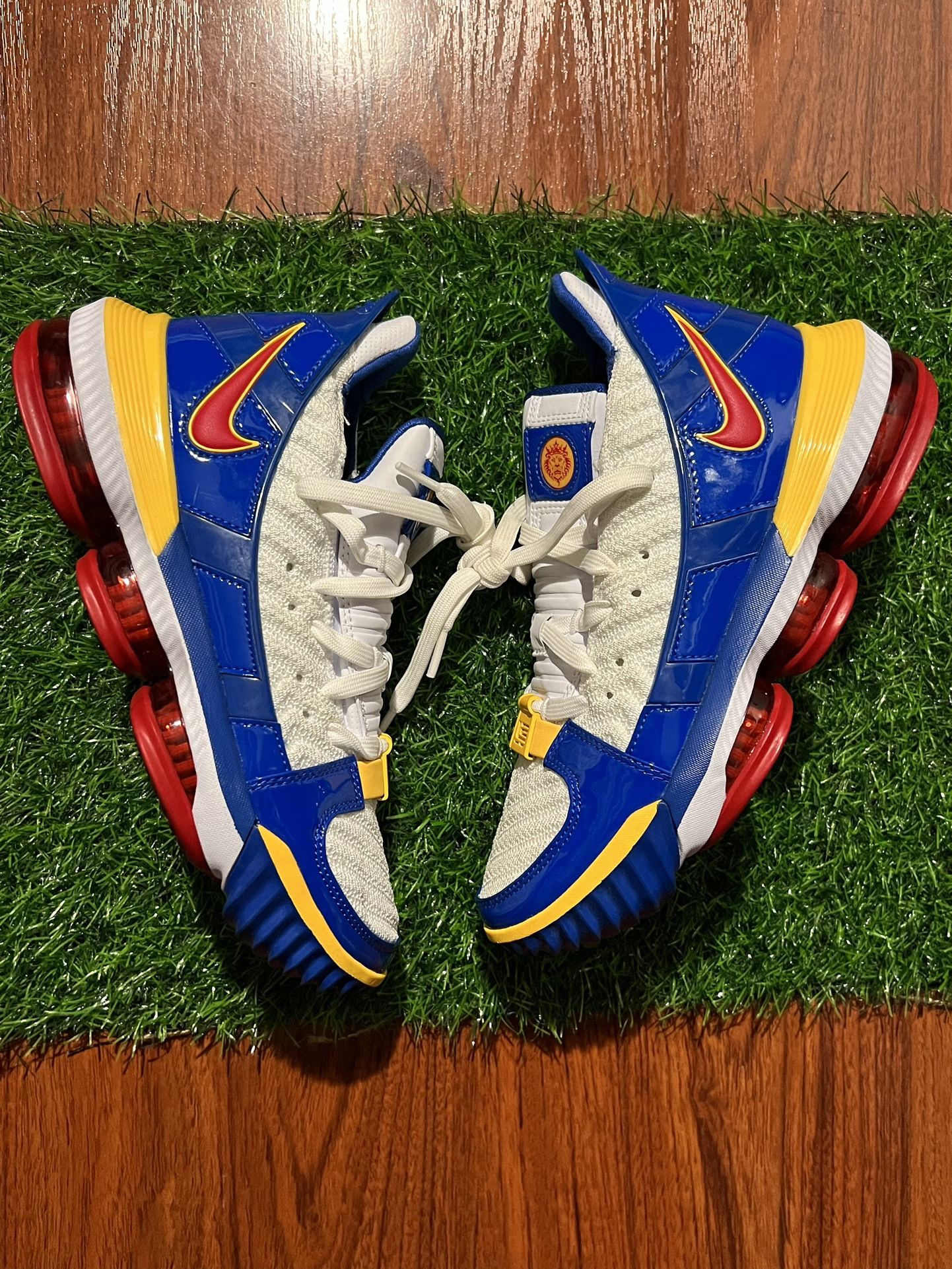 Nike LeBron 16 Superman SuperBron Mens Sz New Without Box