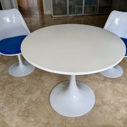 Beautiful 36” White Tulip Table With 2  Chairs