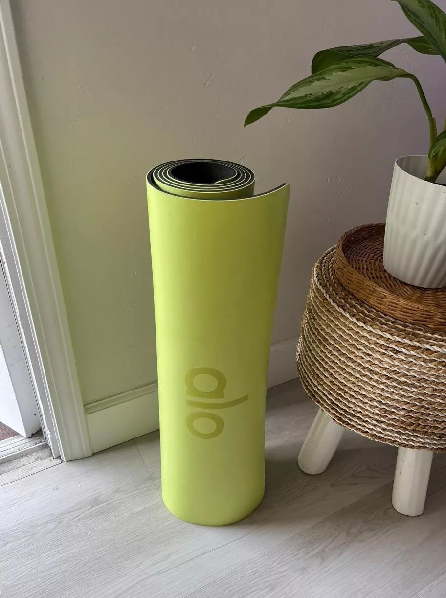 Alo Yoga Warrior Mat - Highlighter