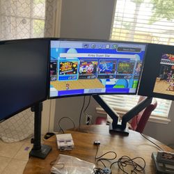 4 Samsung Curved 27 W Monitors With Arms Stands