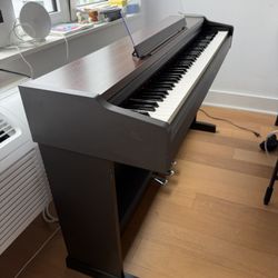 Yamaha YDP-213 88-Key Digital Piano with Bench