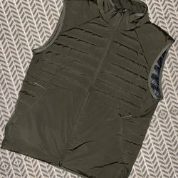 Lululemon Men’s Puffer Vest