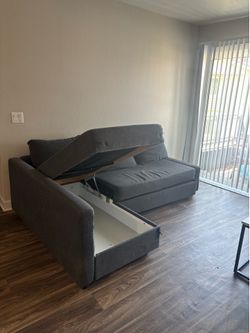 couch w storage!!