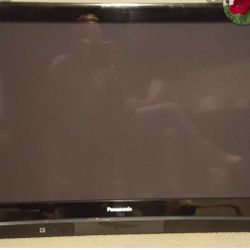 Panasonic 48" Plasma TV W/ wall Mount