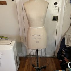 Woman dress Model
