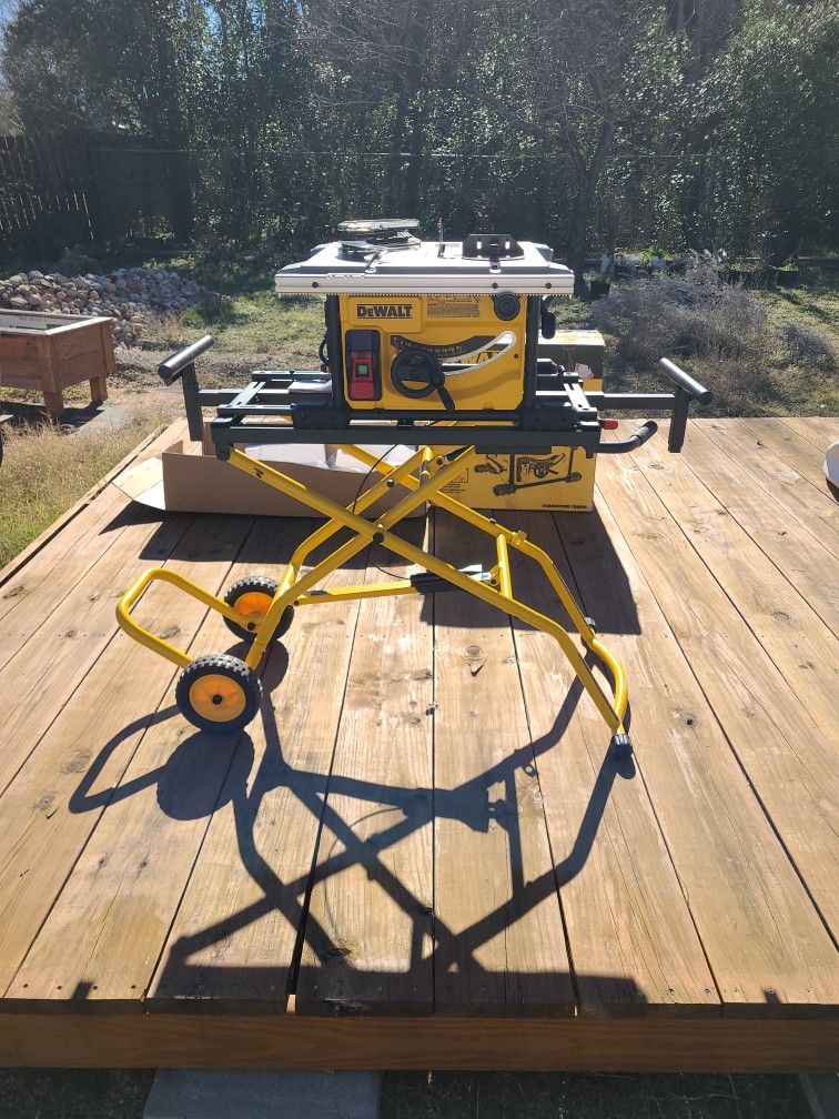 Dewalt Corded Electric 15amp 8 1/4" Table Saw, Universal Table Saw Stand