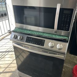 Stove Glass Top And Microwave 30 “ Wide 