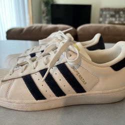 Adidas Superstar