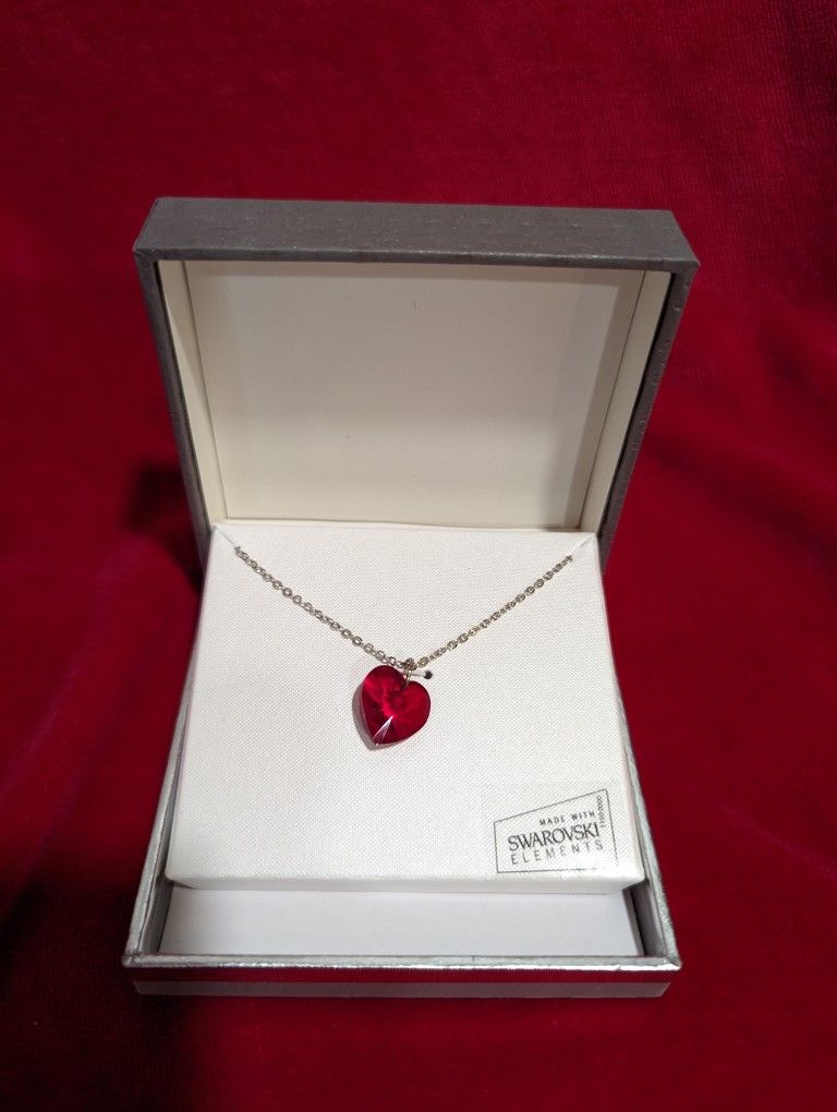 Swarovski Crystal Ruby Red ♥️ Pendant Necklace
