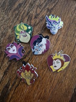 Disneyland Hidden Mickey trading pins