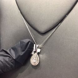 10k White Gold Natural Diamond 💎💎💎 Pendant With Necklace Available Together Deal..