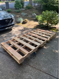 Free wood pallets