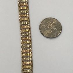 Beautiful 18k Tri-color Gold Women’s Bracelet, 10.1 Grams ,7.5” Long 