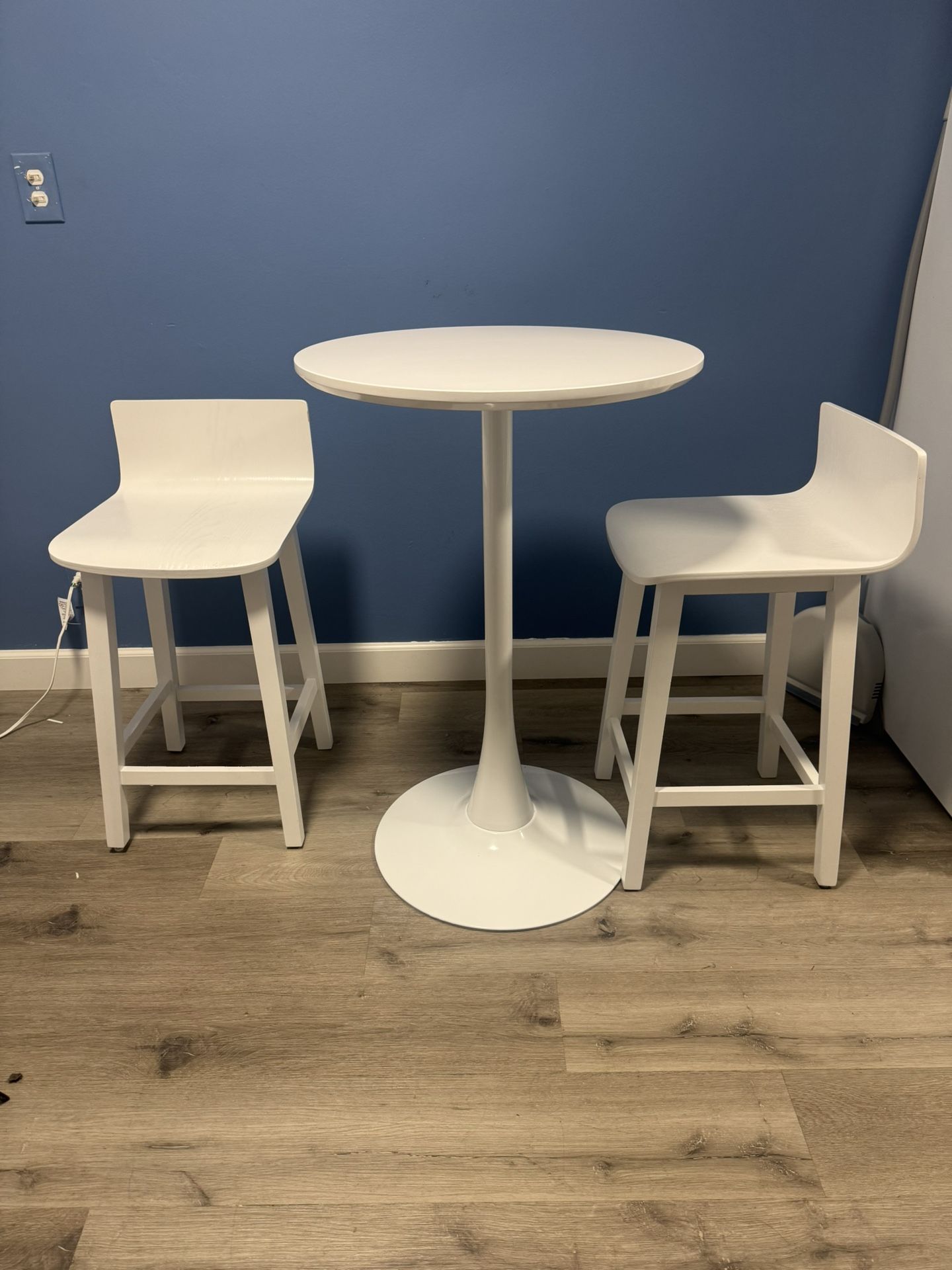 Bar Table And Stools