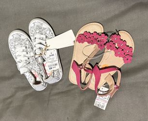 GIRLS SIZE 3 SHOE AND SANDALS