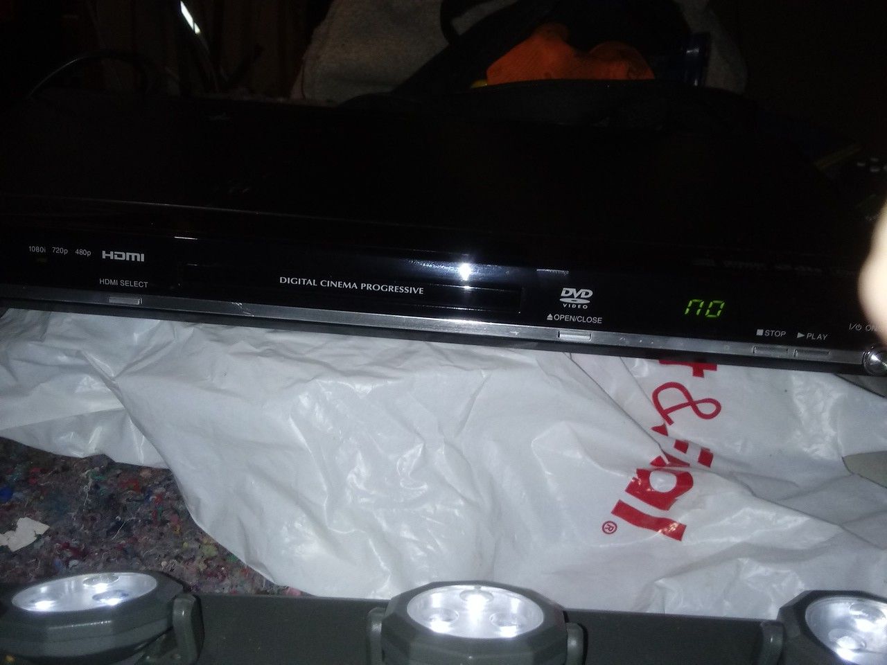 TOSHIBA.DVD.VIDEO PLAYER