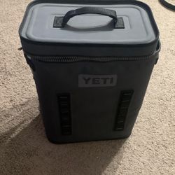 Yeti Hopper Backflip  24 Cooler Backpack 