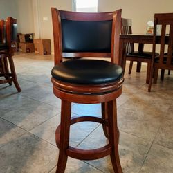 Fantastic Set of Luxury Swivel Bar Stools -