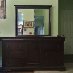 Dresser/Mirror For Sale