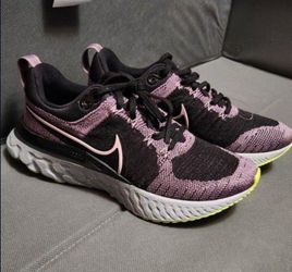 Women's React Infinity Size 9