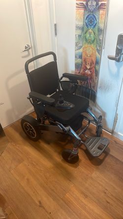 Brand new foldable 24 volt electric wheelchair
