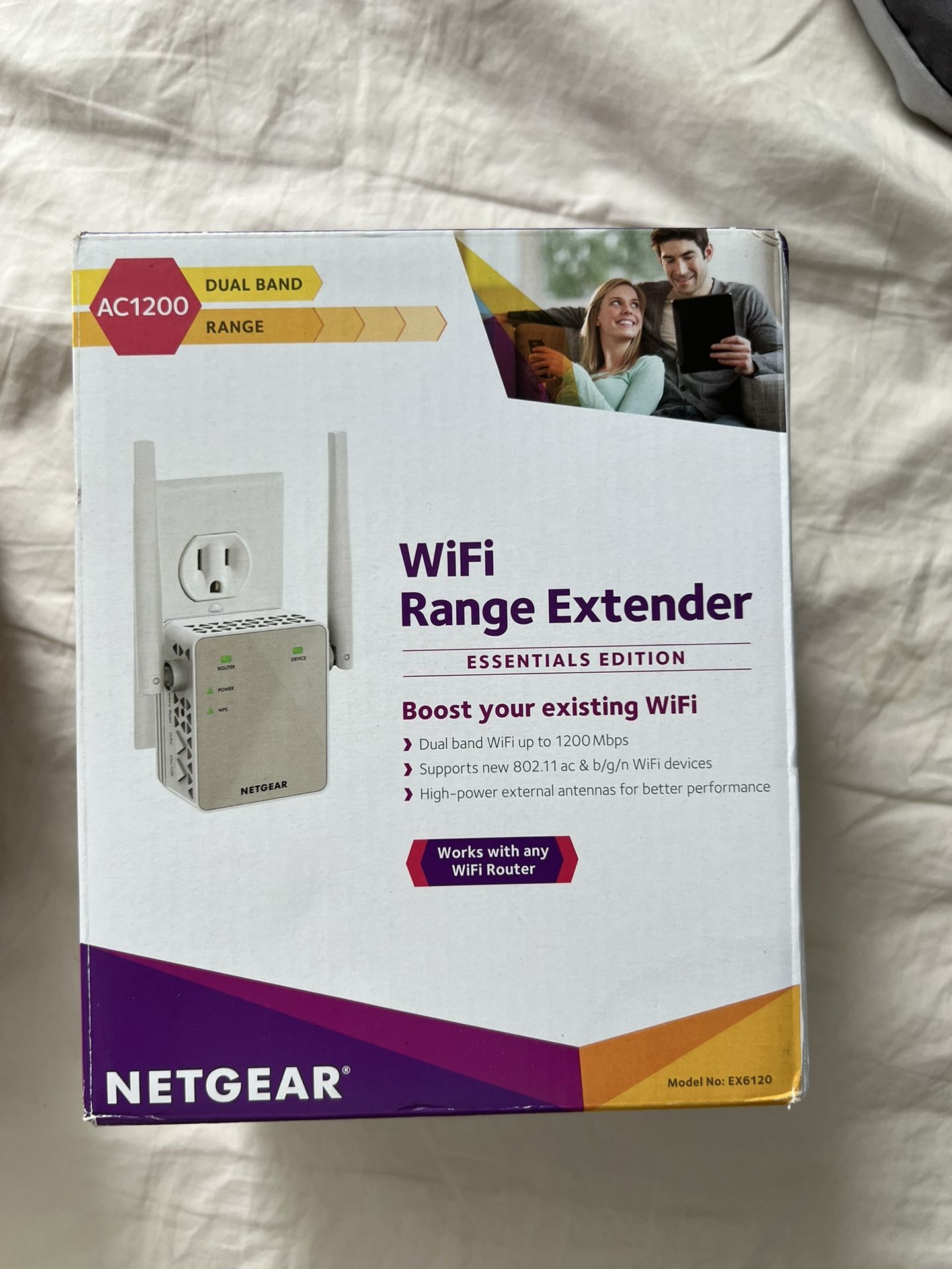 Netgear AC750 Wifi Range Extender With Box
