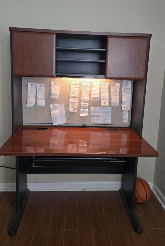 Office Desk / Workstation