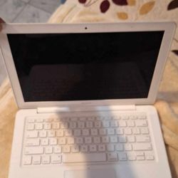 Apple Mac 2009 Laptop