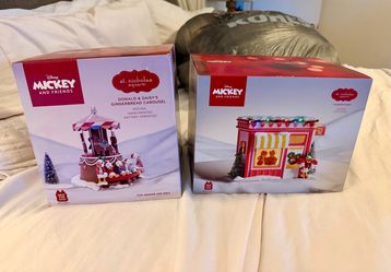 Disney Mickey & Friends St. Nicholas Square Christmas Village Set