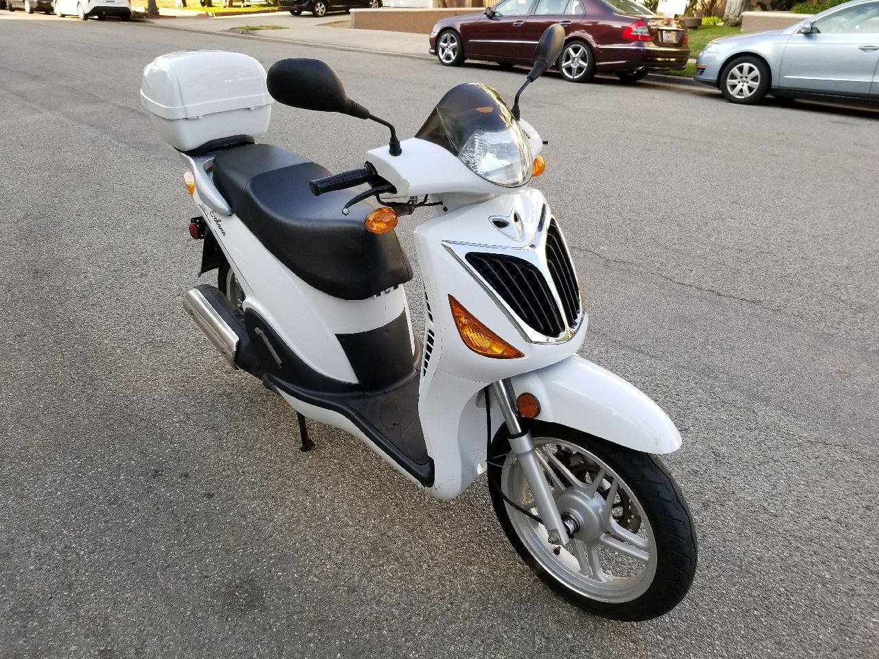 150cc Scooter Moped - like Vespa Yamaha Honda Suzuki Motorcycle