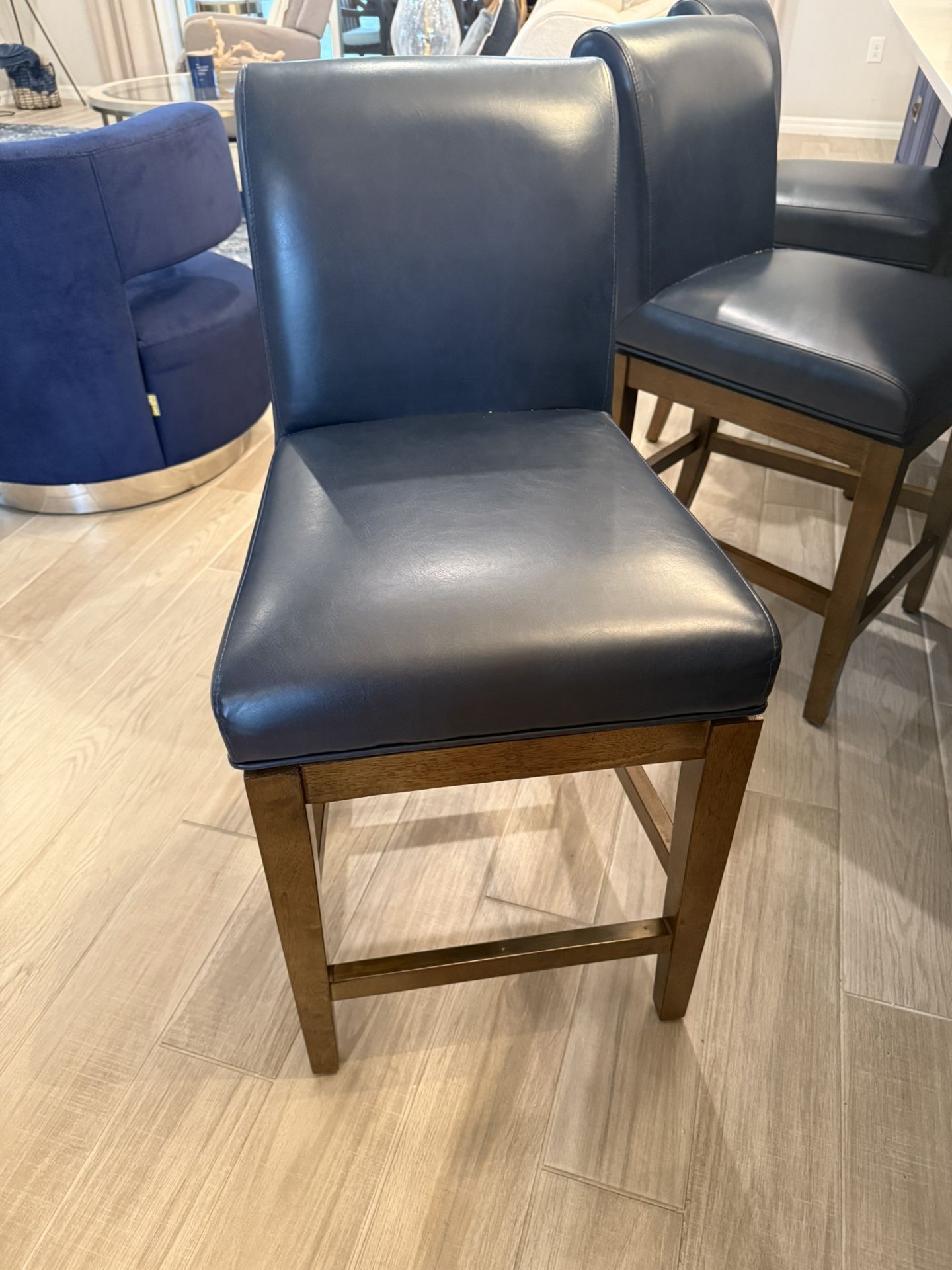 Corinne Swivel Bar & Counter Stool