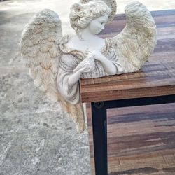 ANGEL LEDGE DECOR 