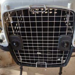 Dog Crate/Carrier 