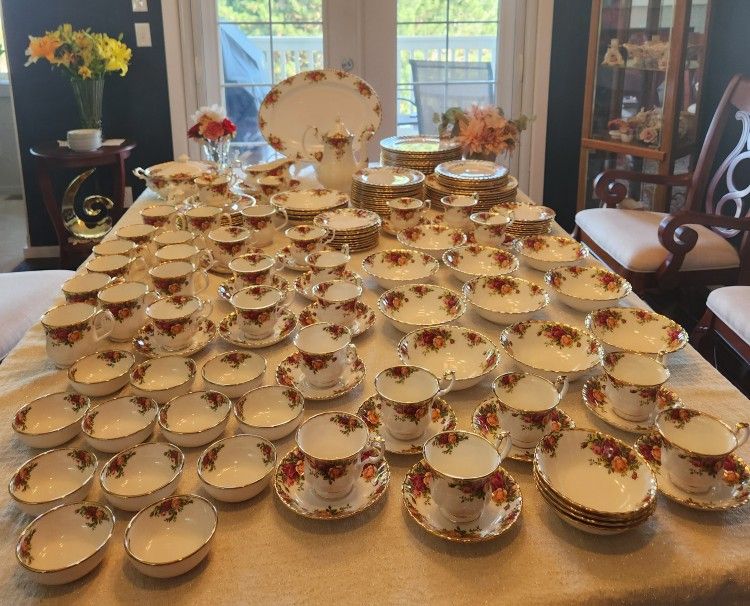 Beautiful Royal Albert Old Country Rose Huge collections