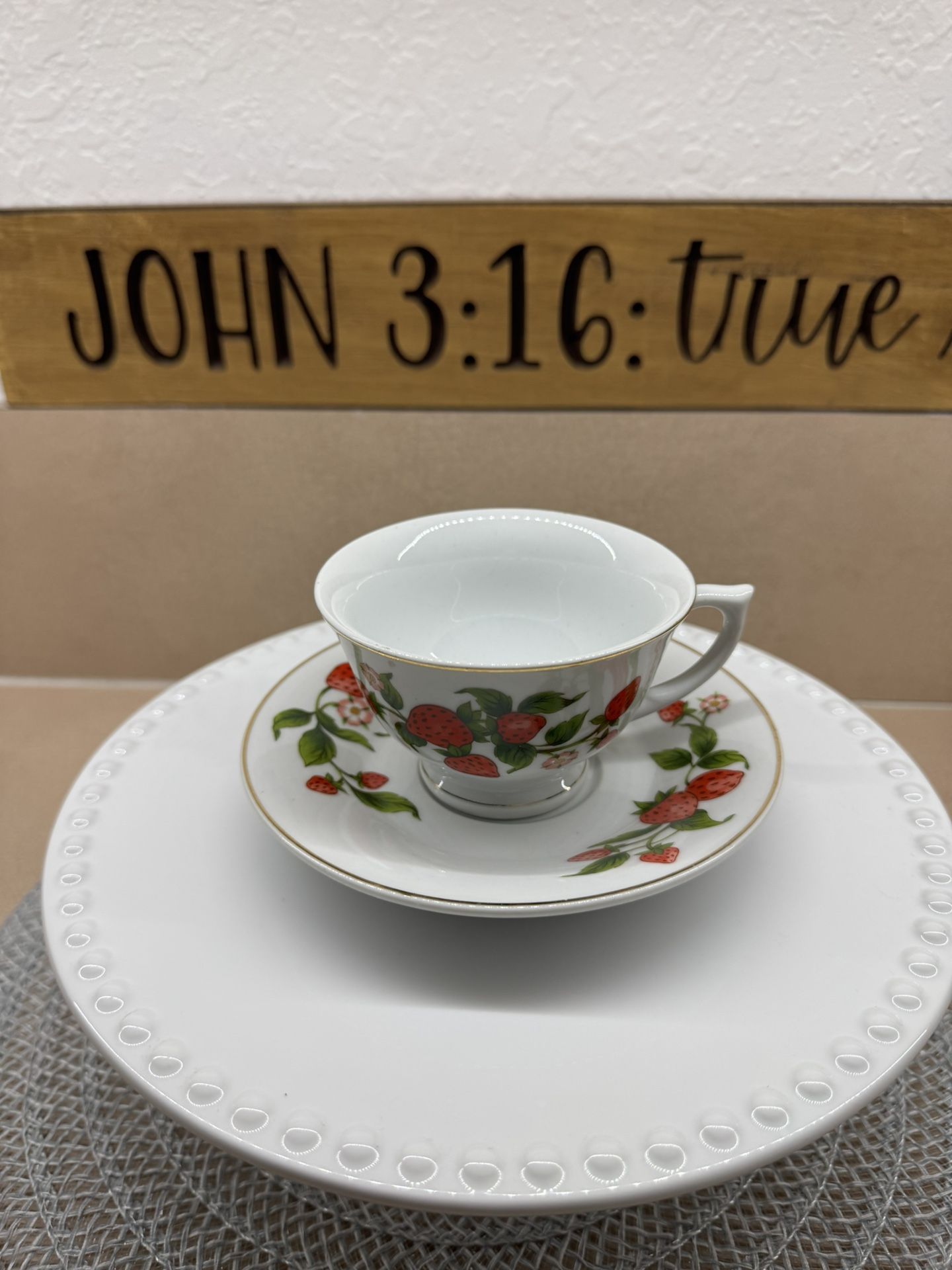 Vintage Teleflora Gift Strawberries Tea Cup & Saucer