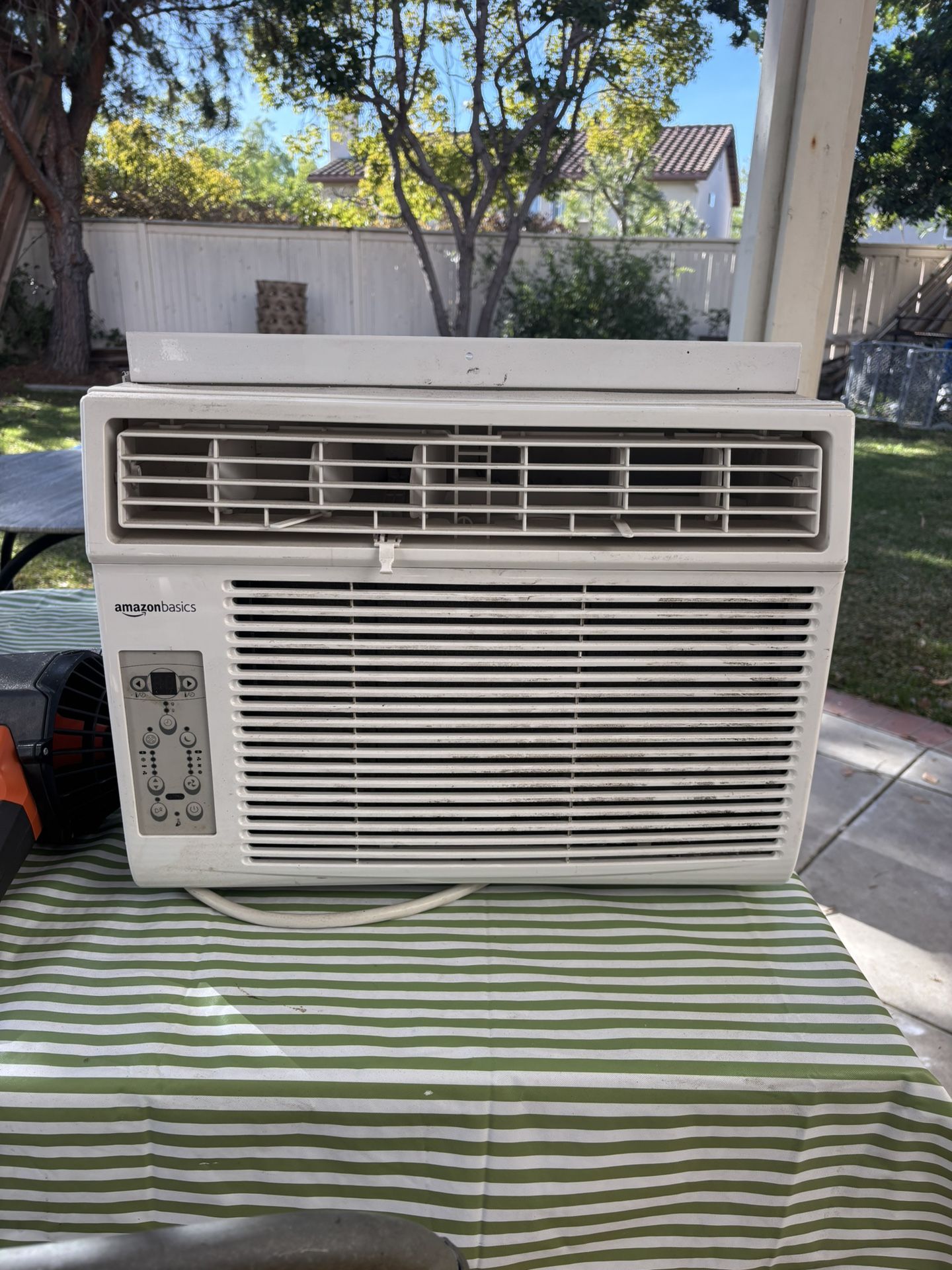 Amazon Basics Window-Mounted Air Conditioner with Remote - Cools 450 square feet, 12,000 BTU