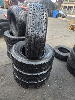 TIRES FOR JEEP 255/75/17 ALL 4 BRIDGESTONEE
