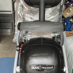 Home Fitness Cybex 525 At Arc Trainer ( Never Used)