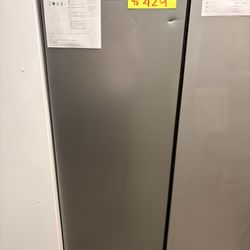 Hisense Stand Up Freezer 